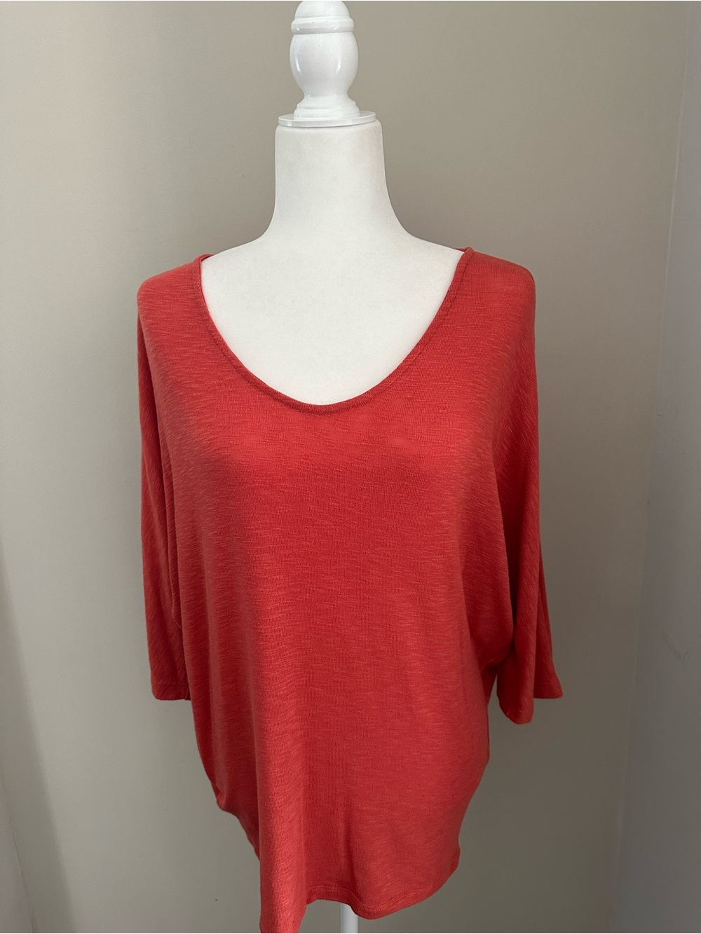Laila Jayde Relaxed Scoop Neck Coral Tunic